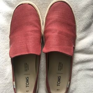 Toms Slides